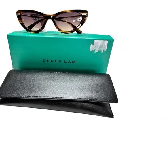 NWT Derek Lam Brown Cat-Eye Sunglasses Model NANA Azalea - Bio-Plastic Cat-Eye Sunglasses - Brown – Nanushka main image 3
